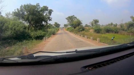 O misiune dulce pentru concurenţi! Au fost nevoiţi să obţină un litru de suc din trestie de zahăr!