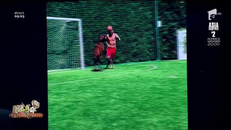 Smiley News. Messi se joacă fotbal cu cățelul