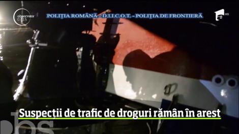 Cei doi cetăţeni sârbi, arestaţi în cazul tonei de cocaină descoperite în Delta Dunării, rămân în arest