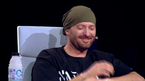 Roxana Vancea, roast-ul relației cu Mihai Bendeac: Nu știu cu ce am greșit de trebuie să dorm în pat cu Perversul de pe Târgul Ocna