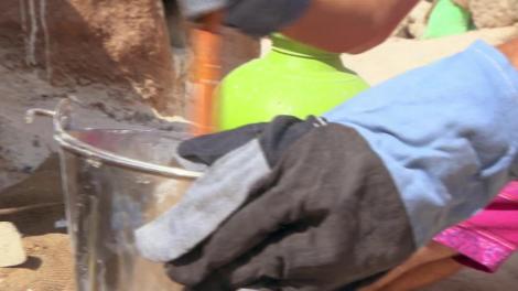 Oase, Ruby, George și Teleșpan, zugravi de ocazie! "Numai var nu am mai făcut în India"