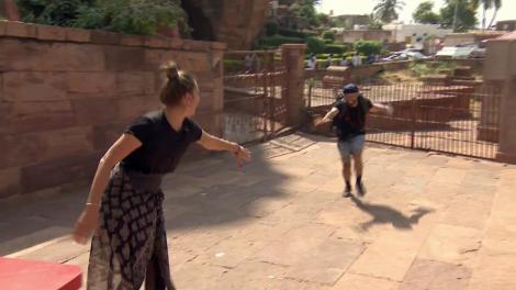 Oase, într-un picior, a câștigat imunitate la Asia Express!