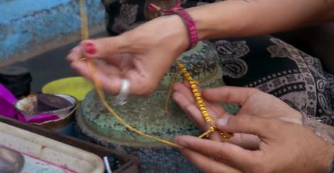 Misiunea care lovește în răbdarea concurenților. Vedetele trebuie să reproducă o bijuterie, după o tehnică indiană străveche