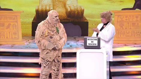 Masca Mumia. Andrei Duban: Masca aceasta este din categoria, dacă deschide gura ne dăm seama cine este