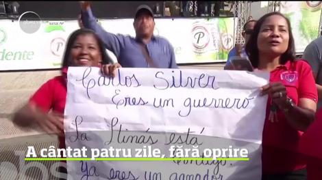 Un artist din Republica Dominicană a ajuns la o performanţă la care mulţi nici n-ar îndrăzni să viseze. A cântat timp de 4 zile, fără oprire, pentru a intra în Cartea Recordurilor