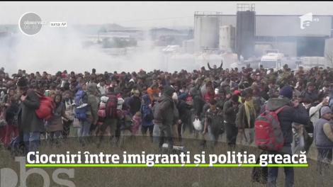 Ciocniri între imigranți și poliția greacă