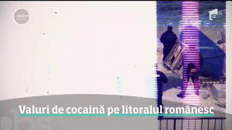 Cocaina curge în continuare în valuri la malul mării! Peste 150 de kilograme de droguri extrem de periculoase au recuperat poliţiştii