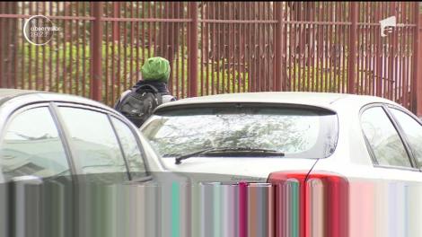 Alertă printre copii, părinţi şi profesori într-o şcoală din Capitală! Un elev cu un briceag şi-a fugărit colegul în afara şcolii
