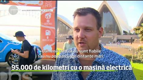 Un olandez pasionat de aventuri a încheiat, la Sydney, cea mai lungă călătorie efectuată vreodată cu o maşină electrică