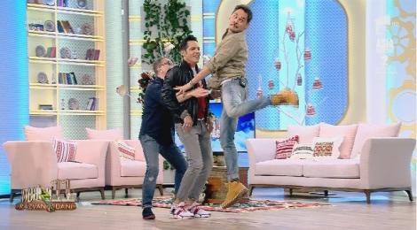 Atenție, se râde cu lacrimi! Ștefan Bănică și Marius Florea Vizante au fost „cadâne” la „Neatza”! Mișcări de dans „incendiare”, la mima - Video