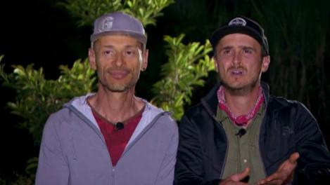 Semifinaliștii Asia Express, misiune într-o fabrică de turmeric! CRBL: "A trebuit să ne mozolim cu mămăligă"