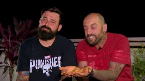 Prima misiune pentru semifinaliştii de la Asia Express! Să hrănească o vacă cu pâine indiană!