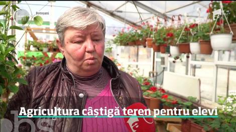 Agricultura românească a pierdut teren. Viitorii agronomi nu au unde să facă practică şi învaţă să lucreze pământul doar din cărţi