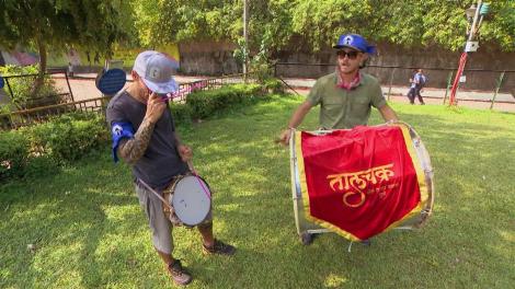 Echipele şi-au demonstrat talentul la tobe în prima misiune! Ruby: "Cu manele poate era mai uşor"