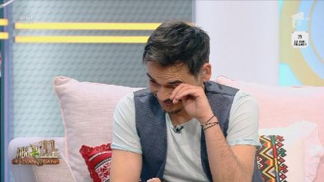 Dani vindecă printr-o simplă atingere cu palma!, Răzvan râde cu lacrimi: ”Mă pune lumea la rană. O doamnă m-a rugat să pun mâna unde s-a julit!”