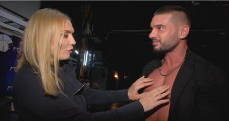 Scena Misterelor - Extra Show. Dorian Popa se dezbracă la cererea Cristinei Cioran: Hai, arată tot! Mă dezbrac și eu!