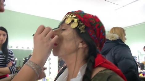 Scena Misterelor - Extra Show. Transformarea Adrianei Bahmuţeanu într-o pirandă