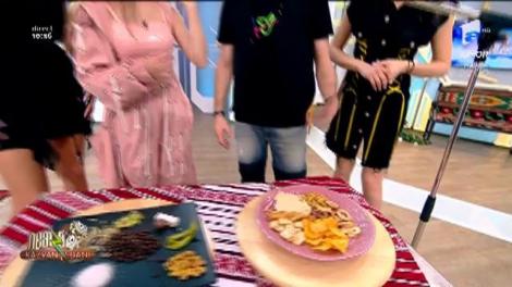 Vrei relaxare? Uită-te la ASMR, cel mai nou concept din lumea online-ului! Ramona Olaru: Răzvan, nu bea apă dacă e iute, ia o vodcă repede!