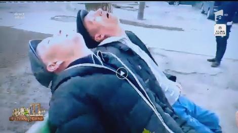 Smiley News. Cum se face corect somnul de frumuseţe pe bancă. Au devenit atracția trecătorilor