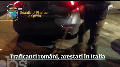 Traficanți de droguri români, arestați în Italia