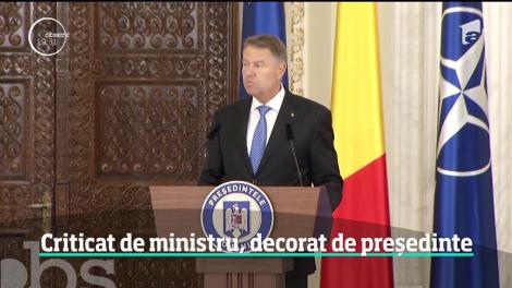 Criticat de ministru, decorat de președinte