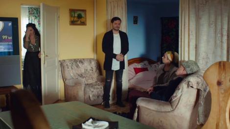 Tanța nu renunță la dorința de a deveni vedetă. ”Îmi îndrept părul, mă fac blondă și mă duc la Te cunosc de undeva!”