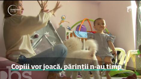 Jumătate dintre părinţii români nu se joacă nici măcar 17 minute pe zi cu copilul lor