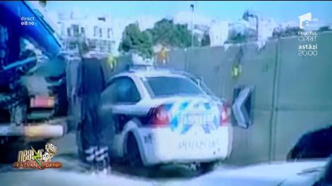 Smiley news: Au turnat ciment direct pe o maşină de poliţie!