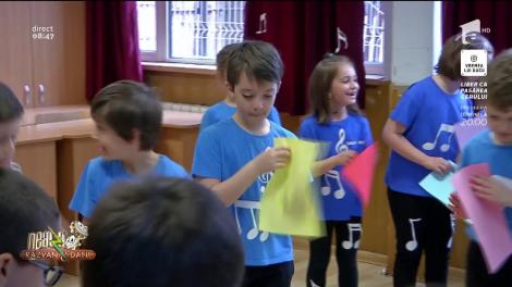 Cursul de muzică, un adevărat spectacol pentru elevii unei şcoli din Capitală!