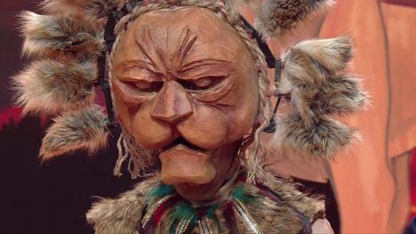 Demascarea curajosului Lion King. Vedeta din spatele măștii este un artist care a cucerit topurile muzicale din România