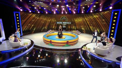 Masca Lion King, lupta pentru indicii. Anca Neacșu și Vica Blochina urcă pe taurul mecanic