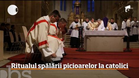Ritualul spălării picioarelor la catolici. Duminică, romano-catolicii vor sărbători Învierea