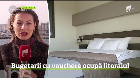 Hotelurile de la mare, luate cu asalt de turiştii care îşi vor petrece minivacanţa pe banii statului. Voucherele bugetarilor au crescut şi preţurile la cazare