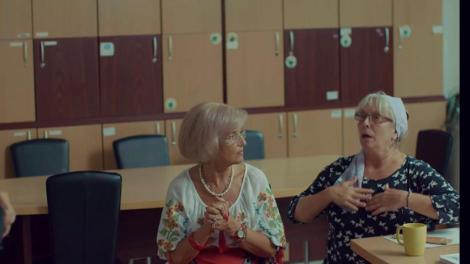 Operațiunea Aghiazma. Orlando și Ducu, deghizați în preoți falși, păcălesc bătrâne cu frică de Dumnezeu: Au raționalizat apa sfințită!