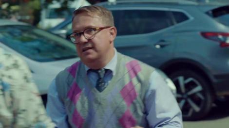 Executat silit de banca, Ducu Popescu își pierde mașina: Am vândut-o. - Cum!? - E gratis! Mă rog, doar 300 de lei. I-am scos deja din... - Păi, n-avem... - N-aveați... V-am pus poprire!