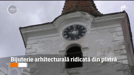 Timp de 800 de ani, locuitorii dintr-o localitate braşoveană s-au rugat într-un lăcaş de cult ridicat numai din piatră şi pământ