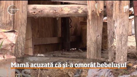 Vești extrem de triste în Marțea Mare! După ce s-a luptat cu viața, bebelușul aruncat de mamă în haznaua din fundul curții a murit la spital