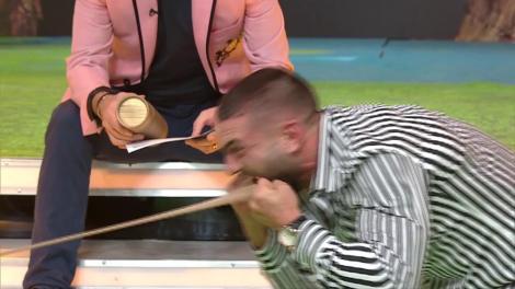 Dorian Popa și Vlad Gherman s-au duelat pentru indiciu cu un ciorap de damă pe cap!