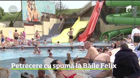 Distracţie de zile mari la Băile Felix. Cum au început turiştii să petreacă cea mai importantă sărbătoare a creştinilor