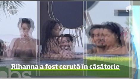 Încă o artistă este pe punctul de a ieşi din rândul celor mai râvnite burlăciţe din lume. Rihanna a fost cerută în căsătorie şi a acceptat!