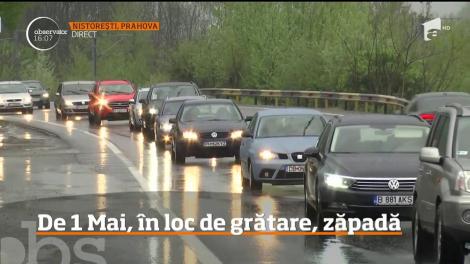 Aglomerație pe DN1. Nici vremea nu este de partea lor