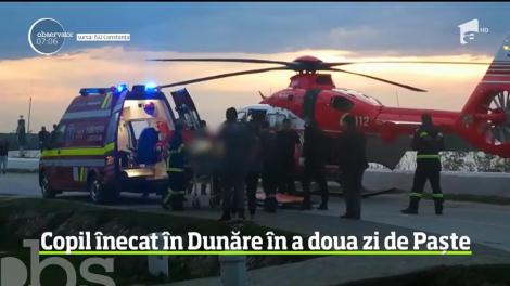 Intervenţie extrem de dificilă într-o localitate din Constanţa. Un elicopter SMURD, dar şi un echipaj de scafandri au fost trimise să salveze din Dunăre un băiat de 13 ani