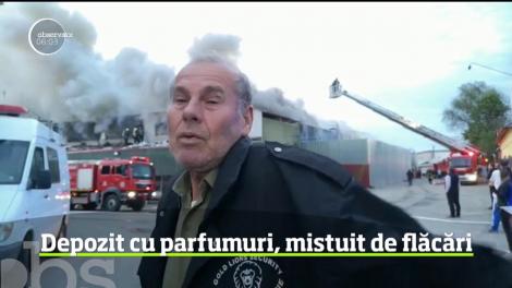 Incendiu devastator în Tulcea. Un depozit întins pe câteva mii de metri pătraţi, plin cu parfumuri şi lenjerii, s-a făcut scrum