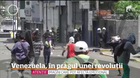 Sunt scene de război civil, în ultimele ore, pe străzile din Venezuela