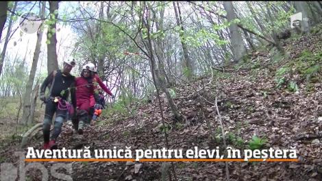 Aventură unică pentru elevi, într-una dintre cele mai frumoase peșteri din România