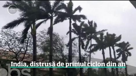 India, distrusă de primul ciclon din an