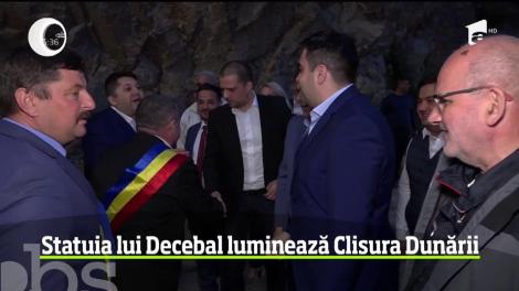 Statuia lui Decebal luminează Clisura Dunării