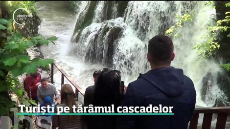 Ignorate de autorităţi şi aproape necunoscute de români, sunt încă locuri în România care devin populare numai dacă străinii le fac cunoscute în lume