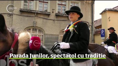 Braşovul a fost sub ocupaţia junilor. Parada un vechi obicei al Junilor din oraşul de sub Tâmpa a strâns zeci de mii de oameni