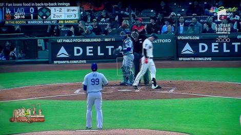 Smiley News. Ghinion sau noroc? Suporterul care a rămas flămând din cauza unui jucător de baseball